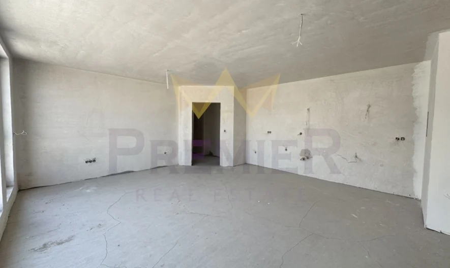 Four-Bedroom Apartment, Poligona -  - snimka 2 - Imoti Premier