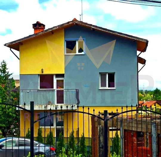 Four-Storey House in the Village of Bistritsa -  - snimka 2 - Imoti Premier