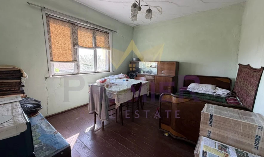 Freistehendes HAUS mit Hof und Garage in Aitos -  - snimka 5 - Imoti Premier