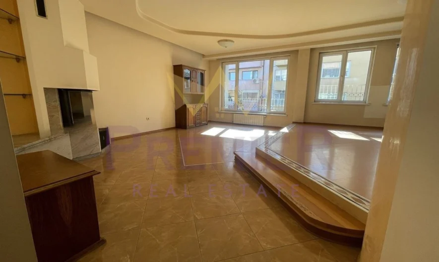 Freistehendes Haus mit zwei Garagen und Hof im Zentrum von Plovdiv -  - snimka 10 - Imoti Premier