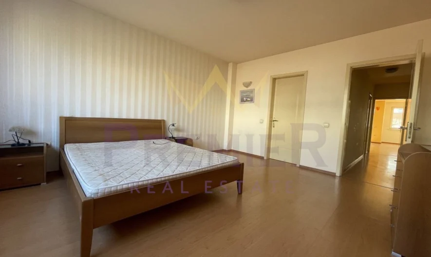 Freistehendes Haus mit zwei Garagen und Hof im Zentrum von Plovdiv -  - snimka 4 - Imoti Premier