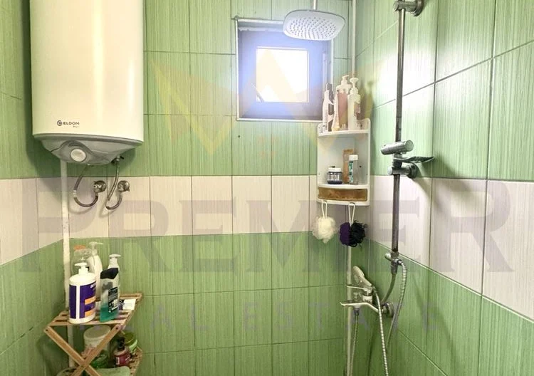 Fully Furnished Townhouse with Private Yard - - snimka 9 - Imoti Premier