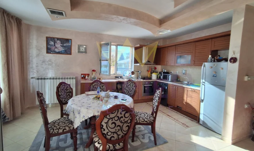 Furnished one-story house in the village of Priseltsi -  - snimka 1 - Imoti Premier