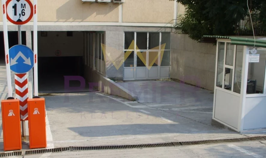 Гараж в централната част на гр.Пловдив -  - снимка 1 - Имоти Премиер