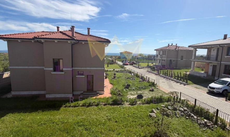 Geräumiges Haus mit Panoramablick -  - snimka 3 - Imoti Premier