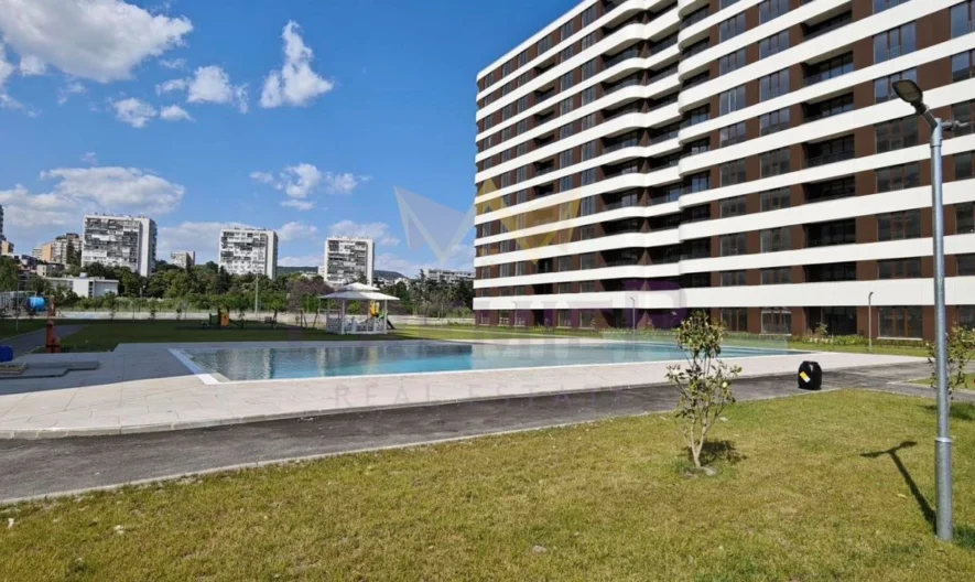 Голям 2-стаен в Сити парк – юг, Панорама, Южно изложение -  - снимка 3 - Имоти Премиер