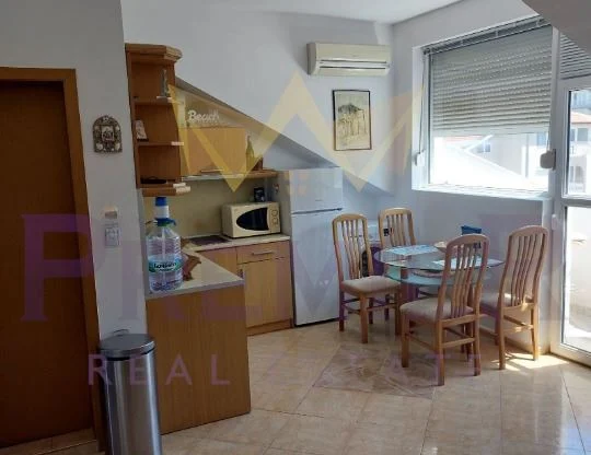 Голям, просторен апартамент на 200 м от плажа в центъра на Слънчев Бряг -  - снимка 2 - Имоти Премиер