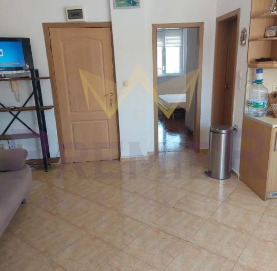 Голям, просторен апартамент на 200 м от плажа в центъра на Слънчев Бряг -  - снимка 4 - Имоти Премиер