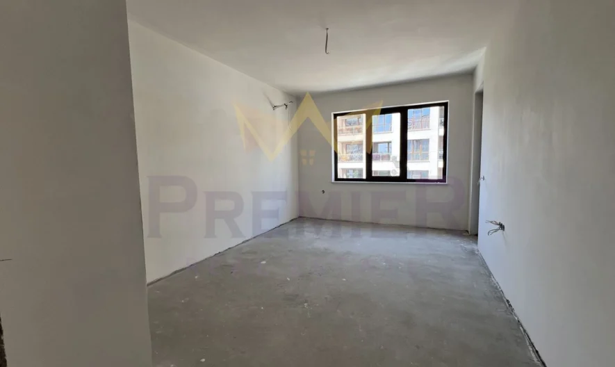 Голям тристаен апартамент , кв Бриз -  - снимка 13 - Имоти Премиер