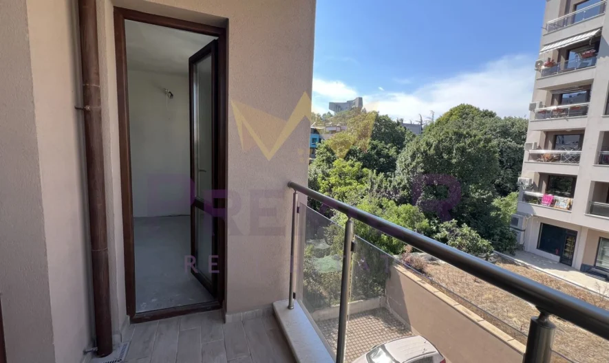 Голям тристаен апартамент , кв Бриз -  - снимка 15 - Имоти Премиер