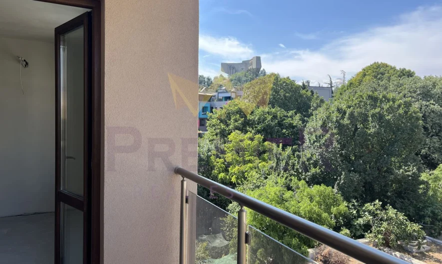 Голям тристаен апартамент , кв Бриз -  - снимка 16 - Имоти Премиер