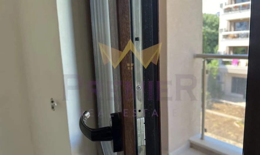 Голям тристаен апартамент , кв Бриз - - снимка 17 - Имоти Премиер