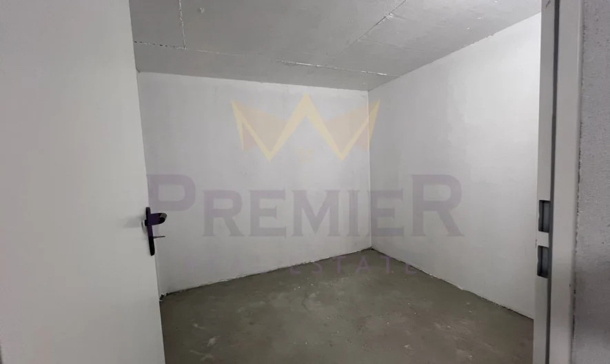 Голям тристаен апартамент , кв Бриз - - снимка 21 - Имоти Премиер