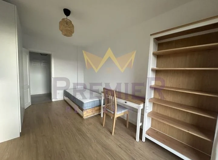 Голям тристаен апартамент, кв. Галата, гр. Варна -  - снимка 10 - Имоти Премиер