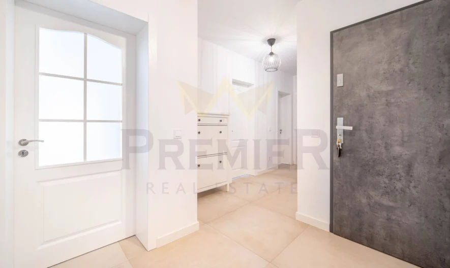 Голям тристаен апартамент, кв. Галата, гр. Варна - - снимка 12 - Имоти Премиер