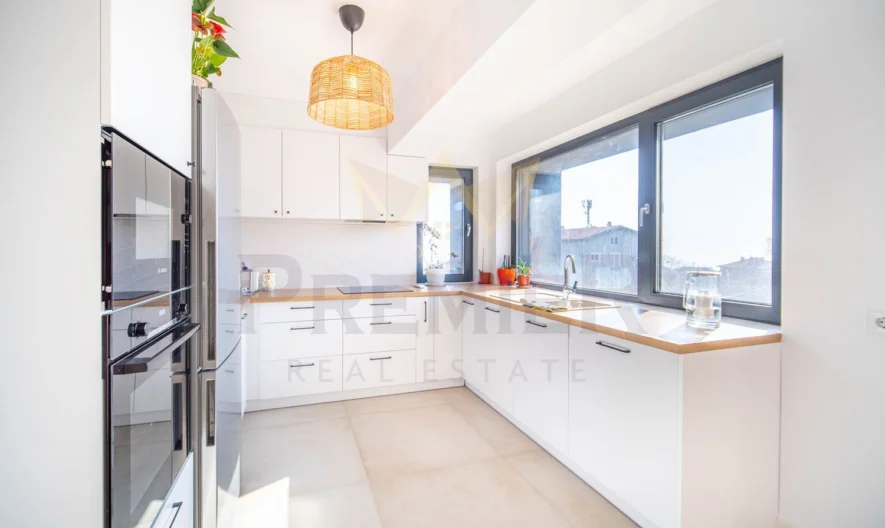 Голям тристаен апартамент, кв. Галата, гр. Варна - - снимка 4 - Имоти Премиер