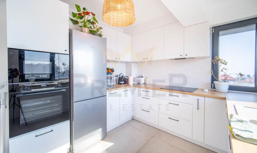 Голям тристаен апартамент, кв. Галата, гр. Варна - - снимка 6 - Имоти Премиер