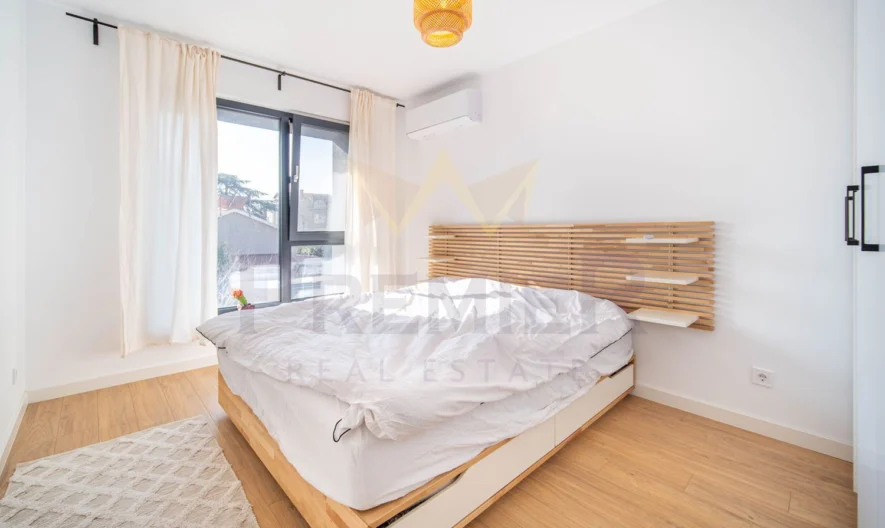 Голям тристаен апартамент, кв. Галата, гр. Варна - - снимка 7 - Имоти Премиер