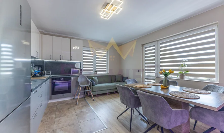 Golyam tristaen apartament, kv. Vazrazhdane 3, gr. Varna -  - snimka 3 - Imoti Premier