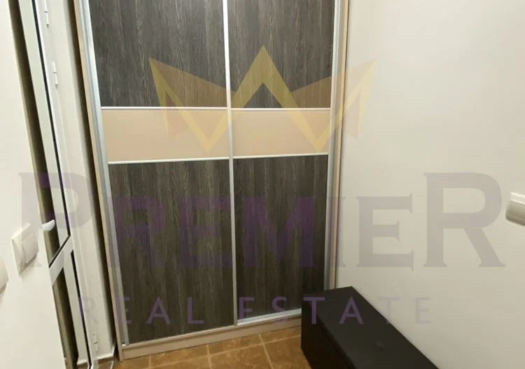 Голям тристаен апартамент с гараж -  - снимка 12 - Имоти Премиер