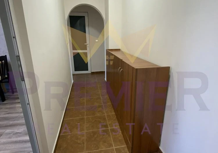 Голям тристаен апартамент с гараж -  - снимка 13 - Имоти Премиер