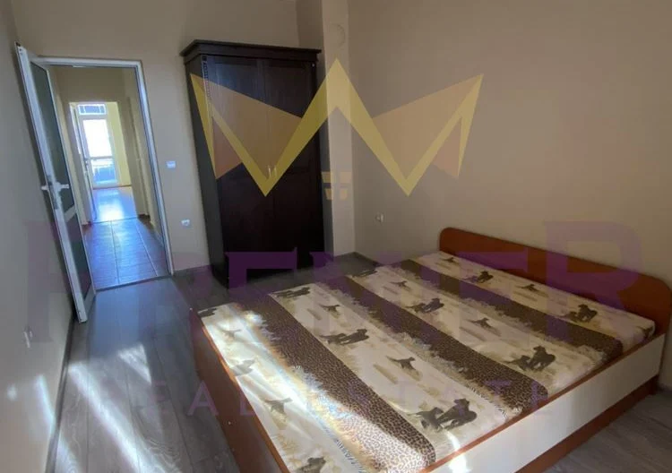 Голям тристаен апартамент с гараж -  - снимка 6 - Имоти Премиер