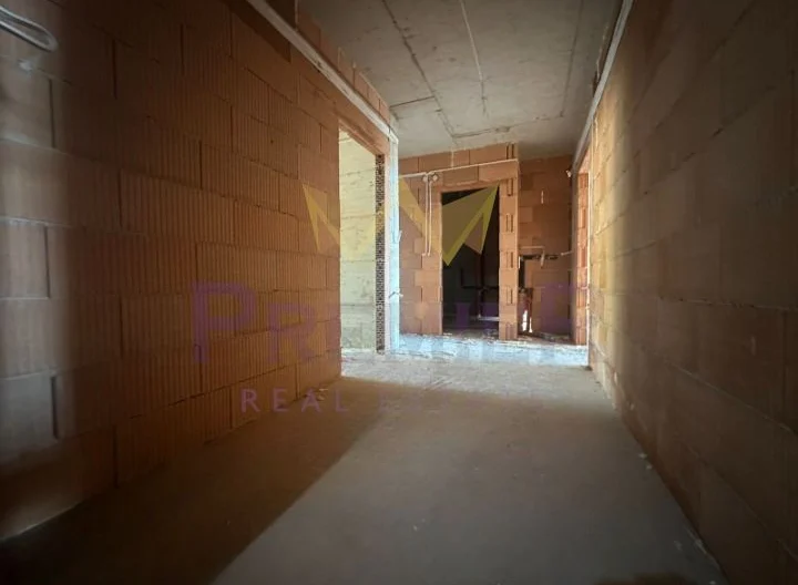 Голям тристаен апартамент с панорамна гледка, ж.к. Възраждане 3, гр. Варна -  - снимка 11 - Имоти Премиер