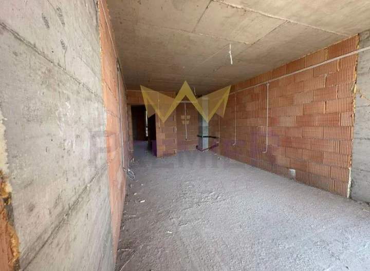 Голям тристаен апартамент с панорамна гледка, ж.к. Възраждане 3, гр. Варна -  - снимка 3 - Имоти Премиер