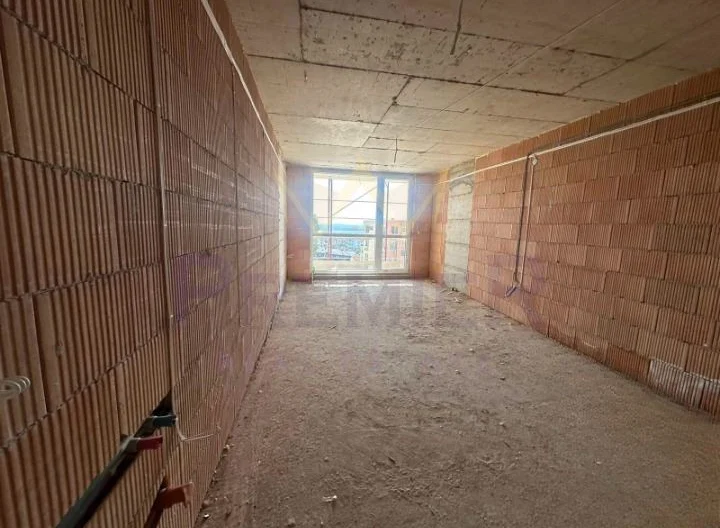 Голям тристаен апартамент с панорамна гледка, ж.к. Възраждане 3, гр. Варна -  - снимка 4 - Имоти Премиер