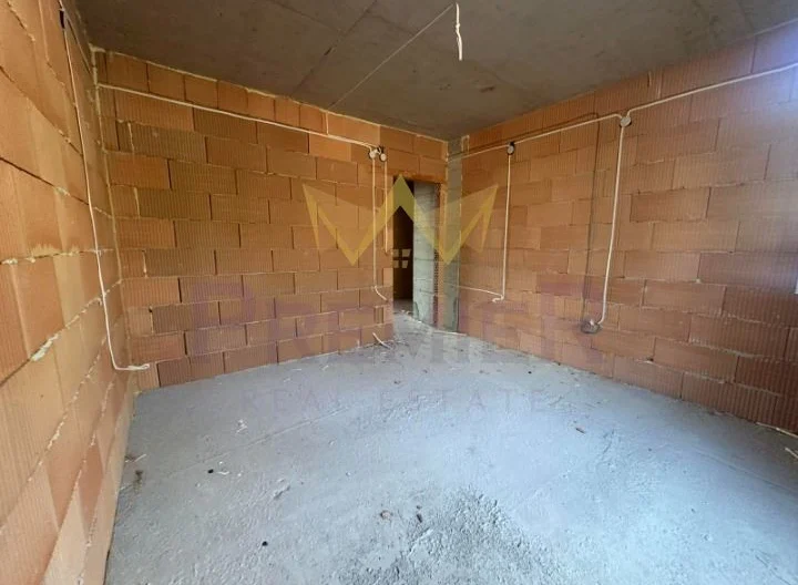 Голям тристаен апартамент с панорамна гледка, ж.к. Възраждане 3, гр. Варна -  - снимка 9 - Имоти Премиер