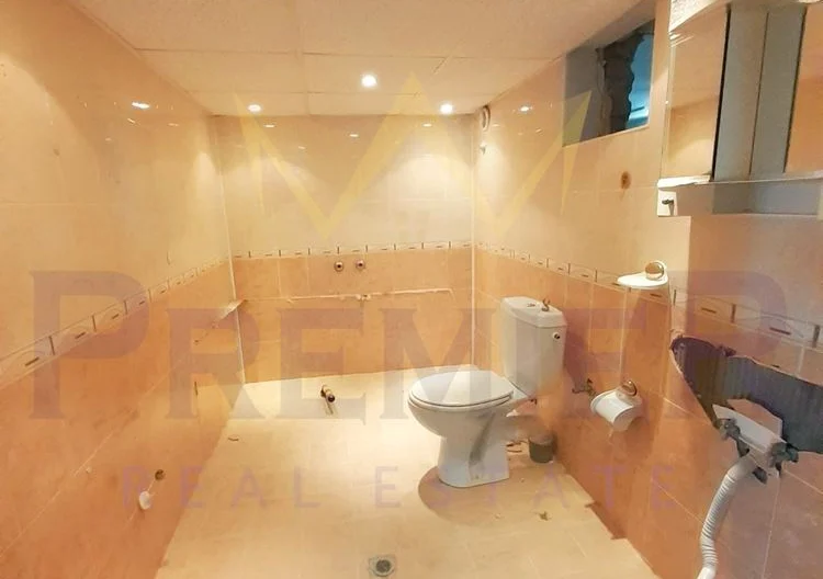 Голяма къща с двор и гараж. -  - снимка 14 - Имоти Премиер