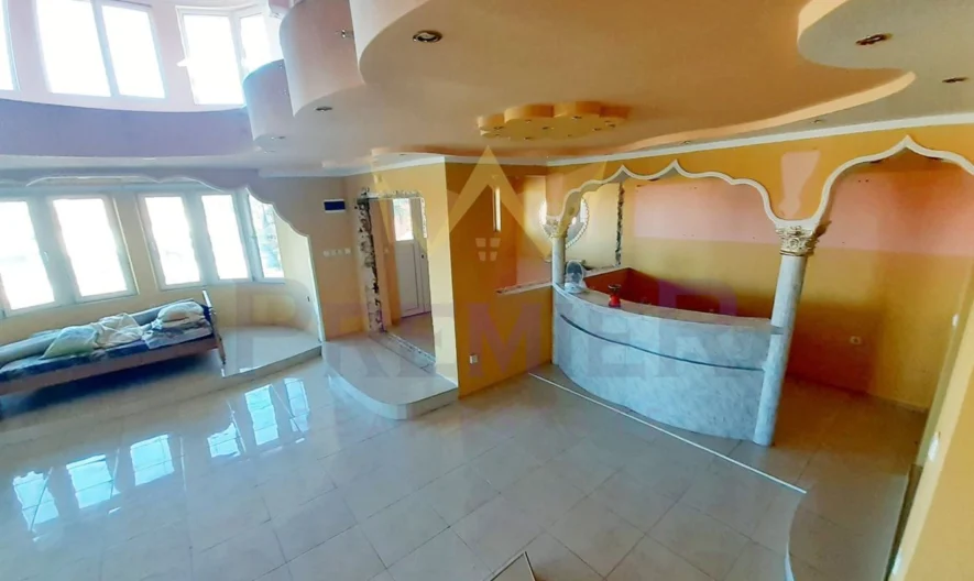 Голяма къща с двор и гараж. - - снимка 17 - Имоти Премиер