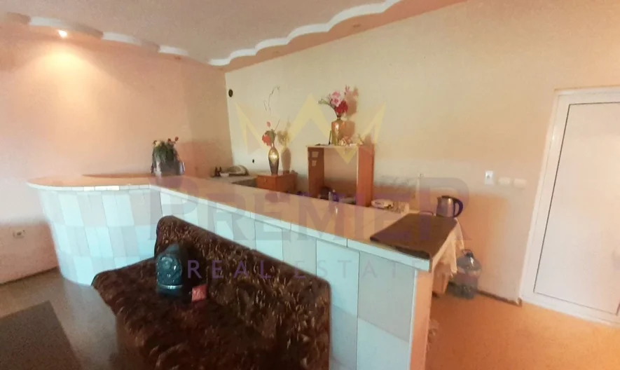 Голяма къща с двор и гараж. -  - снимка 33 - Имоти Премиер