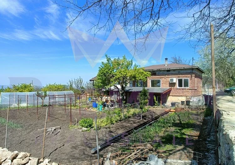 Голяма къща с панорама в с.Аврен с голям двор -  - снимка 12 - Имоти Премиер