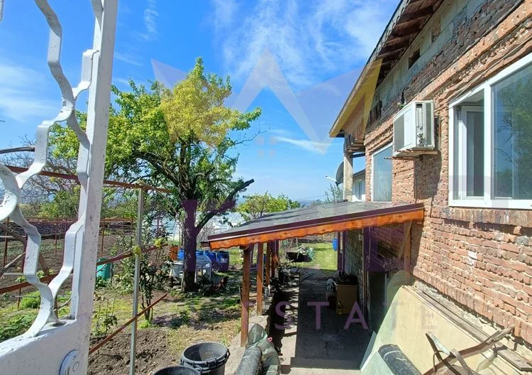 Голяма къща с панорама в с.Аврен с голям двор -  - снимка 14 - Имоти Премиер