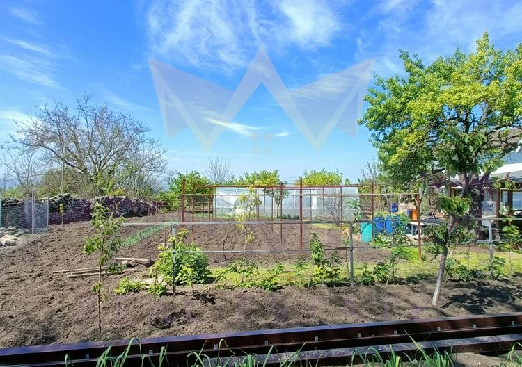 Голяма къща с панорама в с.Аврен с голям двор -  - снимка 15 - Имоти Премиер