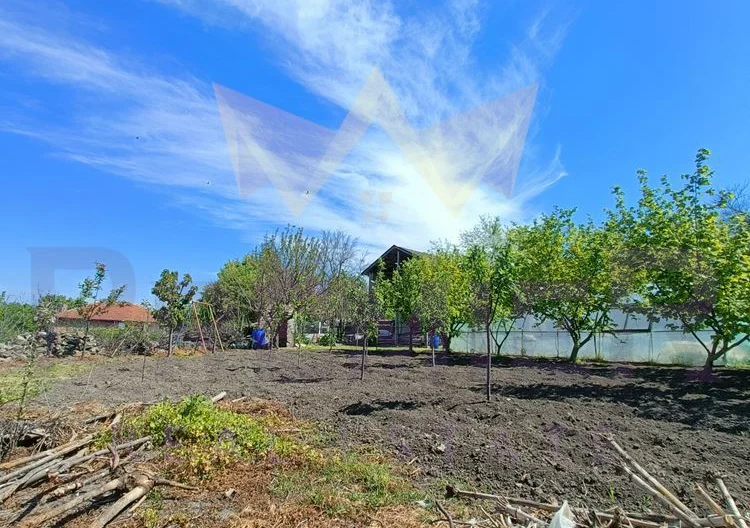 Голяма къща с панорама в с.Аврен с голям двор -  - снимка 17 - Имоти Премиер