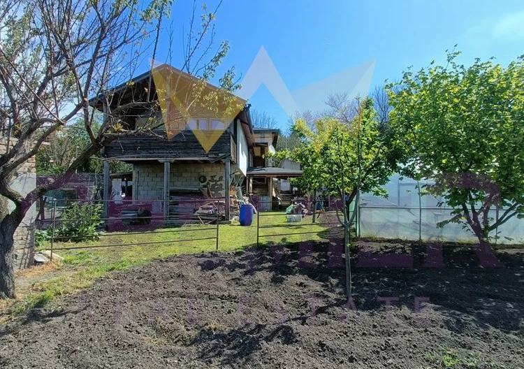 Голяма къща с панорама в с.Аврен с голям двор -  - снимка 21 - Имоти Премиер