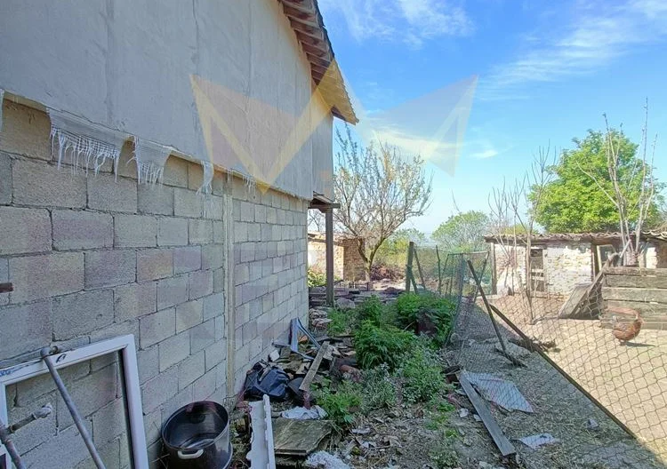 Голяма къща с панорама в с.Аврен с голям двор -  - снимка 23 - Имоти Премиер