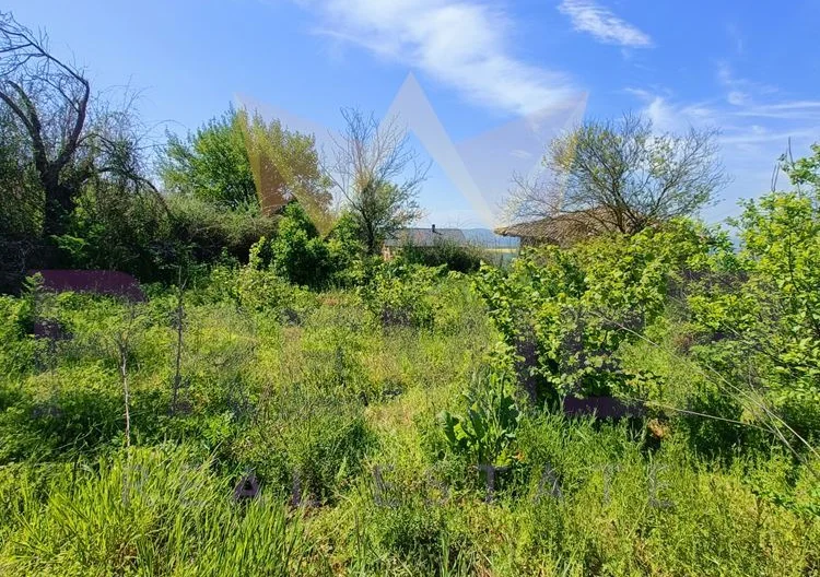 Голяма къща с панорама в с.Аврен с голям двор -  - снимка 25 - Имоти Премиер