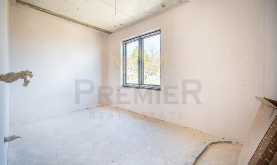 Градска Триетажна КЪЩА в м-ст Кочмар 420кв.м. РЗП - - снимка 10 - Имоти Премиер