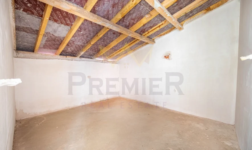 Градска Триетажна КЪЩА в м-ст Кочмар 420кв.м. РЗП -  - снимка 18 - Имоти Премиер