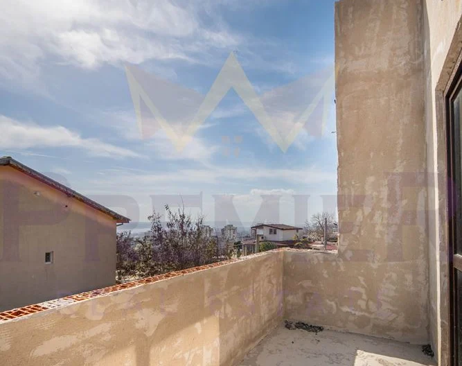 Градска Триетажна КЪЩА в м-ст Кочмар 420кв.м. РЗП -  - снимка 25 - Имоти Премиер