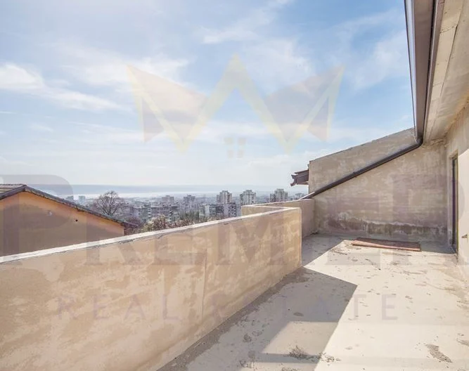 Градска Триетажна КЪЩА в м-ст Кочмар 420кв.м. РЗП -  - снимка 26 - Имоти Премиер