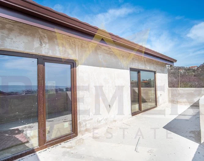 Градска Триетажна КЪЩА в м-ст Кочмар 420кв.м. РЗП -  - снимка 27 - Имоти Премиер