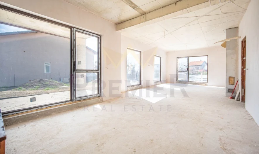 Градска Триетажна КЪЩА в м-ст Кочмар 420кв.м. РЗП - - снимка 37 - Имоти Премиер