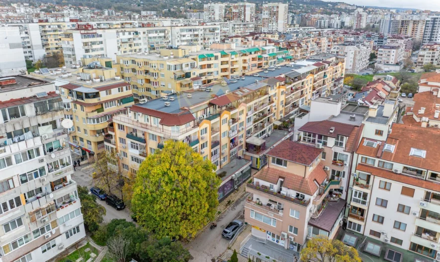 Große möblierte Dreizimmerwohnung mit Südterrasse und Stellplatz – Vazrazhdane 1 -  - snimka 19 - Imoti Premier