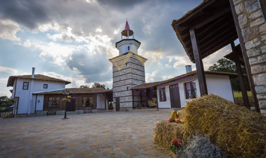 Grundstück in Regulierung im Dorf Krivini, 120 m Front zur Asphaltstraße - - snimka 4 - Imoti Premier