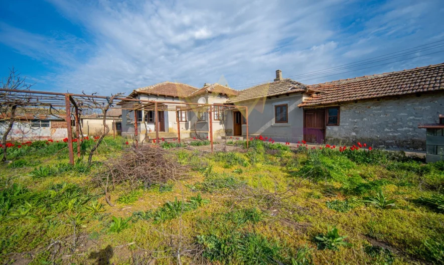 Haus (105 m²) mit Grundstück (2514 m²) im Dorf Seltse, Gemeinde Kavarna, Gebiet Dobrich. -  - snimka 3 - Imoti Premier
