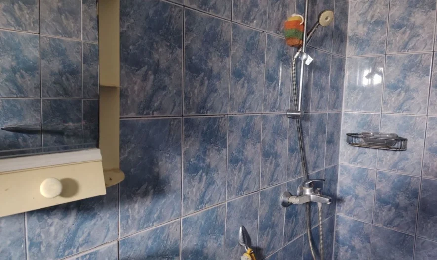 Haus für 2 Familien mit 500 m² Hof, Studio und Aufstockungsmöglichkeit – Burgas -  - snimka 10 - Imoti Premier